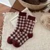 Calcetines de Año Nuevo Navideño de Invierno al por Mayor Cálidos Estilo Coreano Lindo Oso Bordado Año del Zodiaco Calcetines holgados para Mujer
