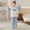 Pijama infantil de fleece coral, quente para outono e inverno, design fofo de desenho animado, conjunto de flanela infantil para usar em casa