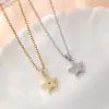 Collar de trébol de cuatro hojas de diamante de la suerte para mujer, colgante de trébol fresco y simple, cadena versátil para la clavícula de acero de titanio de nicho para el día a día