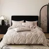Nuevo juego de ropa de cama de cuatro piezas de gasa doble estampada, grado A, apto para bebés y madres, ropa de cama tejida estampada de doble capa para todas las estaciones