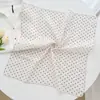 Pañuelo Cuadrado Pequeño de Algodón y Lino Estilo Japonés, Fresco y Transpirable, Suave y Artístico Pañuelo Decorativo Pequeño de Seda, Pañuelo Pequeño Versátil para el Cuello para el Verano