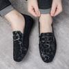 Zapatos de hombre de moda, combinables y de verano 2024, de cuero suave, con suela blanda y resistentes al desgaste, zapatos de negocios clásicos de moda para hombre.