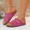 Sandalias de Chanclas de Suela Blanda Transfronterizas Europeas y Americanas Nuevo Estilo Ins Sandalias Planas con Pedrería de Una Tira Zapatos de Playa 2026 Chanclas al por Mayor Talla Grande