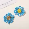 Pendientes hechos a mano con cuentas de temperamento de principios de otoño, pétalos de colores contrastantes, flores, accesorios acrílicos, material para mujer, venta al por mayor