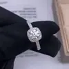 Anel Quadrado Estilo Concha Prateada com Diamante Moissanite Deslumbrante de Cor D de Um Quilate, Prata Esterlina S925, Ajustável para Mulheres