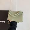 Bolsa pequena popular deste ano feminina verão 2024 nova moda portátil bolsa quadrada pequena textura simples bolsa de ombro transversal