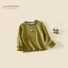 Nueva colección de otoño: Ropa de bebé niña Clase A, amigable con la piel y cómoda, con una camiseta de manga larga con dobladillo de volantes, perfecta como capa base suave