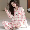Pijama atacado de manga comprida e perna comprida para mulheres, nova coleção de outono, estilo doce e casual, design de abertura frontal, pode ser usado como roupa externa, feito de algodão e com frete grátis