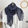Bufanda nueva de algodón y lino, tacto degradado azul, bufanda de otoño e invierno, chal largo plisado estampado retro versátil para mujer
