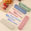 Juego de Cubiertos Portátil de Paja de Trigo Transfronterizo de Tres Piezas: Cuchillo, Tenedor, Cuchara. Juego de Regalo para Estudiantes y Trabajadores de Oficina. Venta Directa del Fabricante.