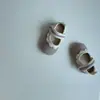 Sapatos Ins Estilo Coreano para Bebês e Crianças Pequenas 0-2 Anos Meninos e Meninas Solado Macio Superfície Macia Sapatos Pequenos de Tecido Multicor com Velcro para Evitar que Caiam