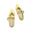 Zapatos de mujer amarillos de punta fina, nuevo estilo primavera-verano 2026, escotados, de tacón bajo, adecuados para combinar con faldas, hermosos zapatos Mary Jane de mujer estilo coreano