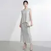 Conjunto de Moda com Top Plissado de Textura Única, Camiseta sem Mangas, Saia Irregular Bordada da Moda, Conjunto de Duas Peças para Mulheres