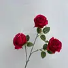 Arreglo fotográfico para decoración de bodas: Rosa de jardín de tres cabezas, rosa de montaña nevada, flor de simulación de boda