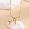 Colar de Avião com Pingente Novo Produto Transfronteiriço Personalizado Moda Zircônia Micro-cravejada Avião Dourado para Mulheres Venda por Atacado para Mulheres