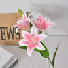 Nova Flor Artificial com 3 Cabeças e 2 Botões, Lírio Grande, Lírio em Película Impressa em 3D, Decoração Suave para Salão de Casamento, Comércio de Exportação