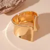 Pulseira Geométrica Quadrada de Metal Europeia e Americana com Onda Torcida de Vento Pulseira de Temperamento e Personalidade Joia de Luxo Leve Transfronteiriça de Alta Qualidade