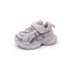 Tênis Esportivo Infantil Primavera e Outono Sapatos de Pai para Meninos Sola Macia Sapatinhos de Bebê Sapatos de Corrida Leves e Respiráveis para Crianças Pequenas Tendência