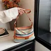 Bolsa Tecida Arco-Íris Color-Blocking Moda Tendência 2025 Nova Bolsa Tote de Verão Feminina Bolsa de Ombro Único Transversal de Alta Qualidade