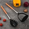 Juego de 8 piezas de utensilios de cocina de nailon al por mayor de fábrica para el hogar, espátula para saltear, prensa para papas, cuchara para sopa, espátula para cocinar, cuchara, juego de utensilios de cocina