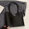 Venta al por mayor Nuevo Estilo Coreano Diseño Simple Nicho Bolso Cubo Axilar Gran Capacidad Commuter Ocio Bolso de Hombro