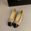 Sapatos de sola macia e boca rasa, estilo Chanel, sapatos baixos, laço francês, novo estilo, sapatos para o dia a dia, sapatos de bico redondo, versáteis, 2026, preto