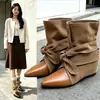 Botas de tornozelo pontudas com laço retrô para mulheres, nova coleção de outono 2026, design patchwork, sola plana, efeito emagrecedor, botas de cano curto estilo western