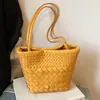 Bolso de Axila para Mujer 2026 Nuevo de Moda Primavera/Verano Popular Moda de Alta Gama para Viajes Diarios Bolso de Hombro Único Bolso Cruzado Tipo Cubo