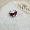 Anel de Zircônia em Forma de Coração com Textura de Gotejamento de Óleo Vinho Tinto Doce e Fresco da Moda para Mulheres, Moda de Luxo Leve, Versátil e Estiloso para o Dia a Dia