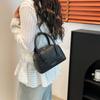Bolsas Pequenas Populares Deste Ano para Mulheres 2025 Primavera e Verão Nova Moda Bolsa Transversal Nicho Pasta Trabalho Pendular