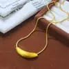 Loja Dourada Mesmo Estilo Pingente de Lua Crescente de Areia Vietnamita Gargantilha de Tubo Curvo Corrente para Clavícula Design de Nicho Presente para Namorada