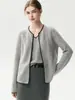 Sentido del diseño francés~Conjunto de dos piezas de punto con cuello de cachemira, bordes de contraste blancos, temperamento de nicho, top versátil para mujer