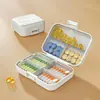 Organizador de pastillas portátil, un recipiente sellado para almacenar y dispensar medicamentos, perfecto para llevar pastillas contigo durante toda la semana, con compartimentos para cada día de la semana y para tres comidas al día