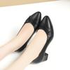 Zapatos de mamá de suela blanda de cuero suave primavera/verano 2023 nuevos zapatos de mujer cómodos de talla grande zapatos de cuero para mujeres de mediana edad y mayores sin cordones