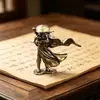 Rio Frio Sombra Solitária Cavaleiro de Latão Animal de Estimação para Chá Andarilho Solitário do Jianghu Espadachim Personagem Retro Wuxia Mini Ornamento de Cobre para Desktop