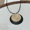 Collar Redondo y Pendientes de Metal Estilo Europeo y Americano, Cadena para Clavícula Versátil de Moda de Alta Gama para Mujer, Temperamento Exagerado, Accesorios de Lujo Ligero