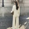 Estilo simples e descontraído, gola polo, conjunto de suéter macio em tricô trançado, conjunto de duas peças para mulheres, conjunto de calça pantalona de tricô outono/inverno