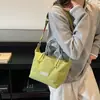 Bolso Cruzado Estilo Retro Transfronterizo, Bolso de Mano de Gran Capacidad para Mujer, Bolso Cruzado de Moda Tendencia Nuevo Invierno 2026