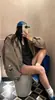 Chamarra con capucha bordada estilo americano de dos piezas falsas para mujer, chaqueta de béisbol holgada de otoño con parches de insignias vintage, chamarra casual