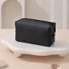 Bolsa de maquiagem quadrada minimalista de cor sólida, organizador de viagem de grande capacidade, bolsa de armazenamento de alta qualidade, organizador leve e luxuoso para batons e cosméticos