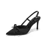 Sandalias de Tacón Alto Nuevas para Mujer Estilo Francés Satín Elegante Punta Fina Color Nude con Lazo Primavera/Verano 2025