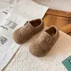 Zapatos Birkenstock Suela Suave Zapatos para Niños Pequeños 2026 Otoño Nuevos Versátiles Zapatos de Cuero Zapatos Individuales para Niños Retro Niñas Versátiles Zapatos de Cuero