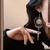 Aretes de Estilo Exótico de Venta Caliente Retro Literario Clásico Dignificado Ganchos para la Oreja Versátil Hueco Moda Borla Colgantes