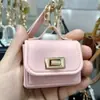 2026 Nuevo Modelo Colgante para Bolso de Piel Sintética con Hebilla de Candado, Accesorio de Moda Unisex, Colgante Decorativo Simple de Moda