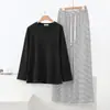 Nova blusa de moda feminina Outono/Inverno 2026, camisa básica listrada de manga longa, conjunto casual versátil que afina