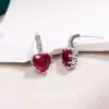 Pendientes de Zirconia de Zafiro Rojo Sintético de Nuevo Estilo Corazón Más Vendidos, Pendientes de Corazón de Lujo Ligero de Moda de Gama Alta para Mujeres