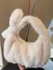Bolso de mano de color liso, elegante y moderno con forma de nube, nueva colección 2026, material de felpa, diseño de alta calidad, perfecto para el estilo urbano
