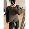 Camiseta de manga larga adelgazante de otoño con diseño de costuras visibles, top versátil adelgazante para mujer de primavera y otoño con hombros normales y alta elasticidad