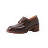 Mocassins de couro integral com fivela dourada pequena 2023 início da primavera novos sapatos de salto alto grosso com sola grossa e cabeça redonda de couro de vaca com boca profunda e camada única para mulheres