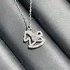 Plata de Ciudad Plata S925 Moissanita de 0.5 Quilates Colgante de Caballo Collar para Mujeres, Cadena para Clavícula con Colgante de Caballo Pequeño Full Diamond de Lujo Ligero a la Moda Venta al por Mayor